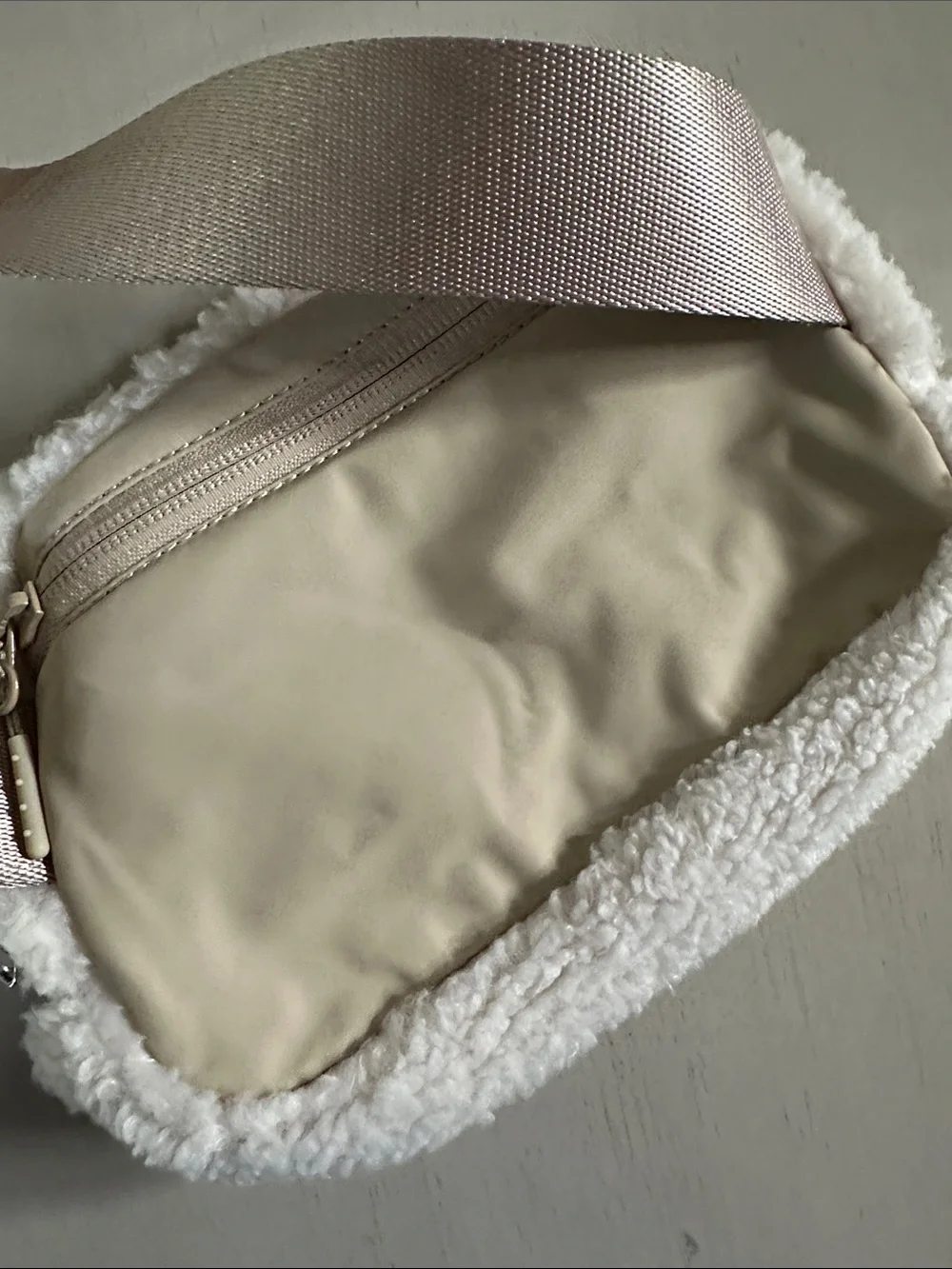Lululemon Everywhere Fleece Belt Bag 1L - Natural Ivory/Trench (Like New)
